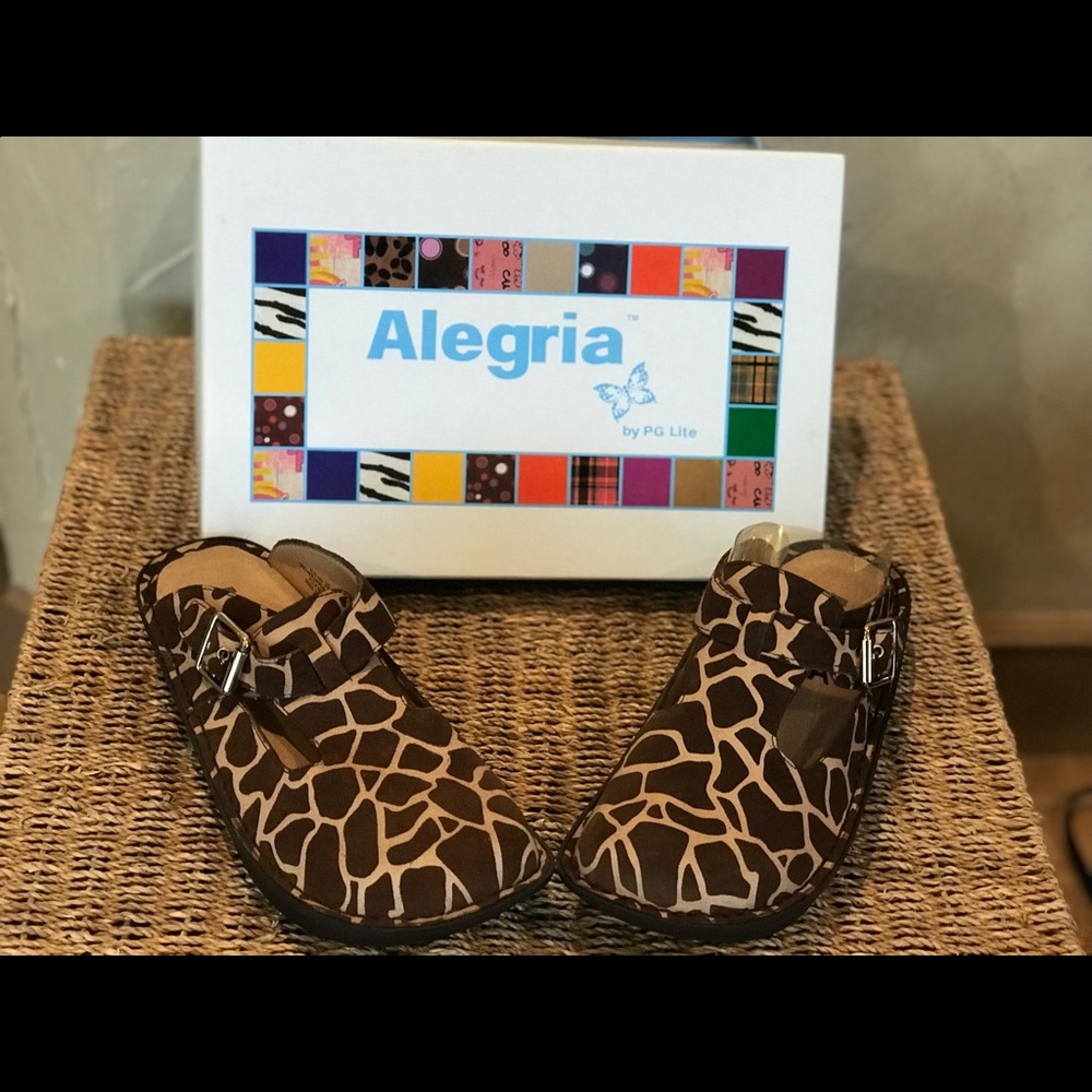 Women’s Algeria size 8.5. NWT, never worn